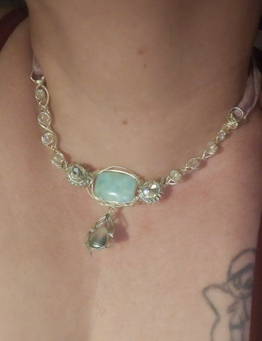 Amulette En Calcite Caribéenne : Sérénité Et Énergie Positive ?  