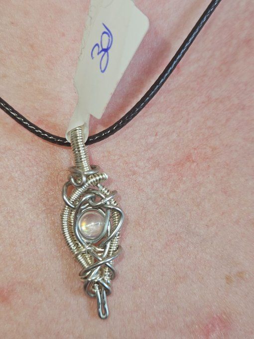 Mini amulette Péristérite  -pierre de lune : protection et concentration 