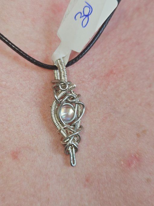 Mini amulette Péristérite  -pierre de lune : protection et concentration 