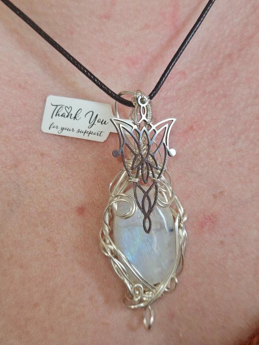 Amulette Pierre de lune : Péristerite -protection et concentration 