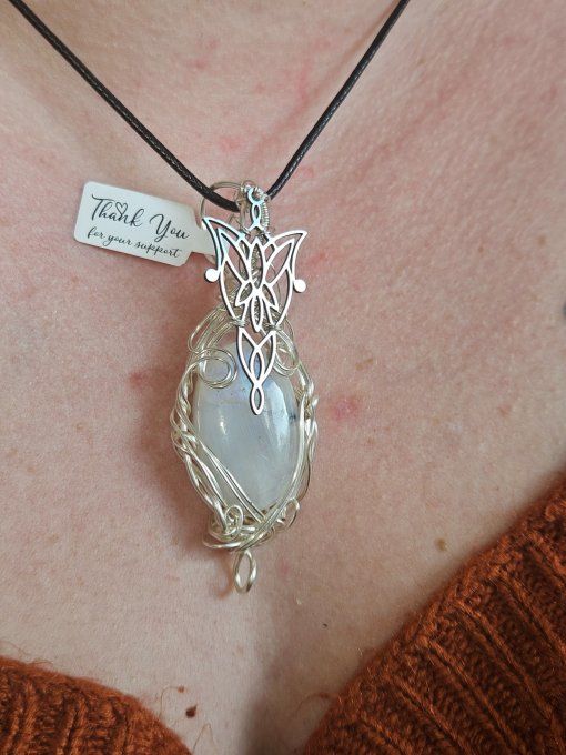 Amulette Pierre de lune : Péristerite -protection et concentration 