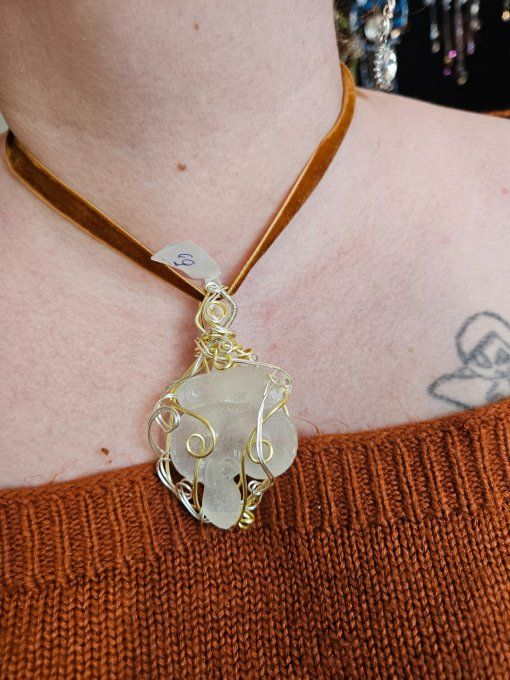 Pendentif Serpent en Sélénite – Purification, Harmonie & Sérénité