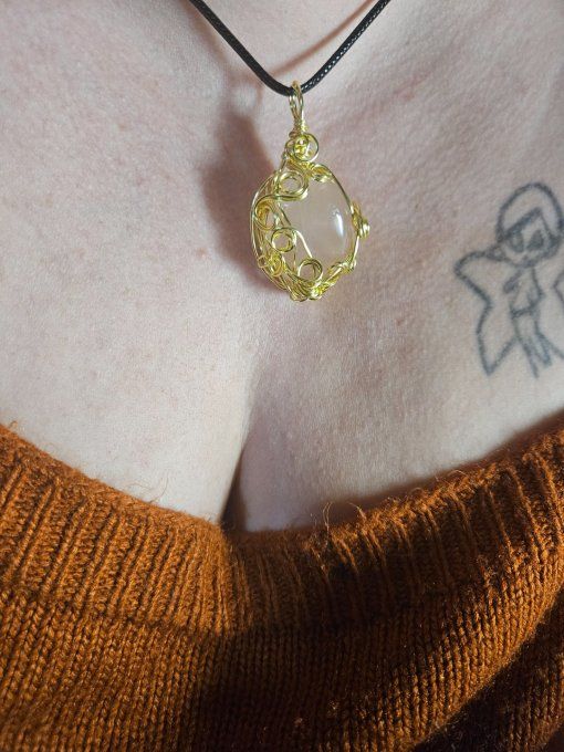 Amulette Quartz rose - pomme poison 