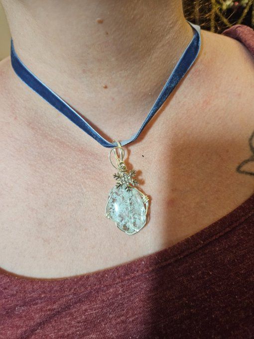 Amulette Quartz a hemimorphite 