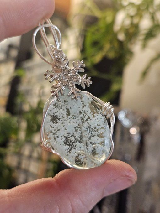 Amulette Quartz a hemimorphite 