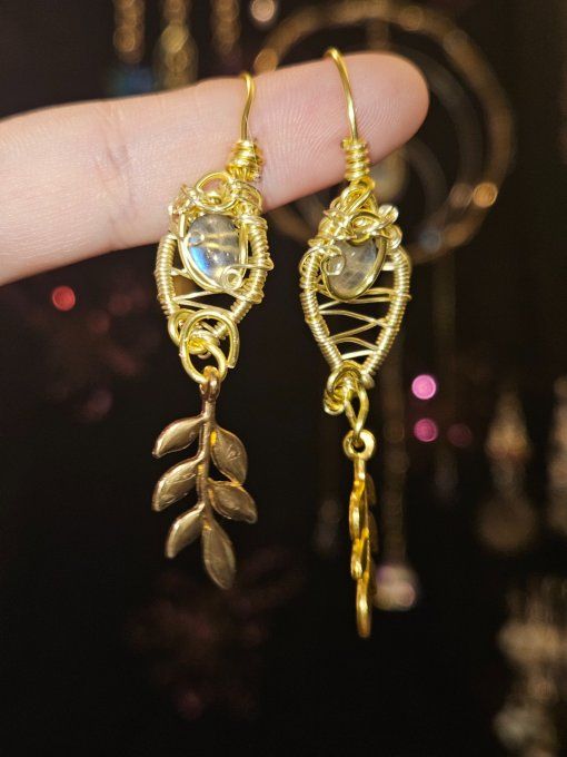 Pierre de lune ✨ Péristerite ✨ Boucle d'oreille. 