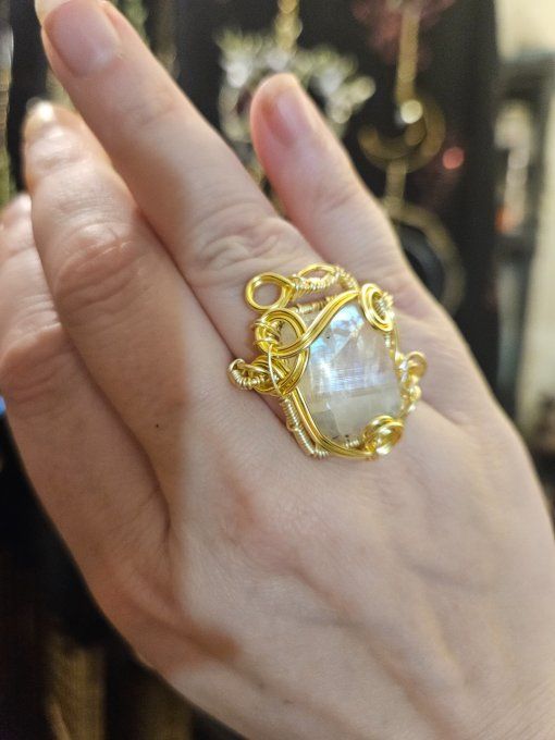Bague pierre de Lune - peristerite  - or carré