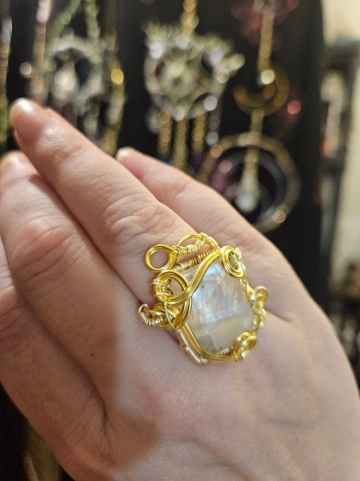 Bague pierre de Lune - peristerite  - or carré