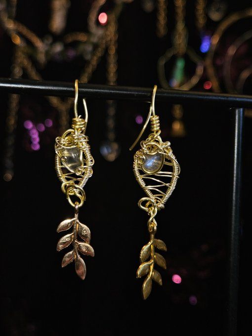 Pierre de lune ✨ Péristerite ✨ Boucle d'oreille. 