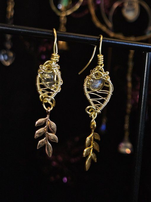 Pierre de lune ✨ Péristerite ✨ Boucle d'oreille. 