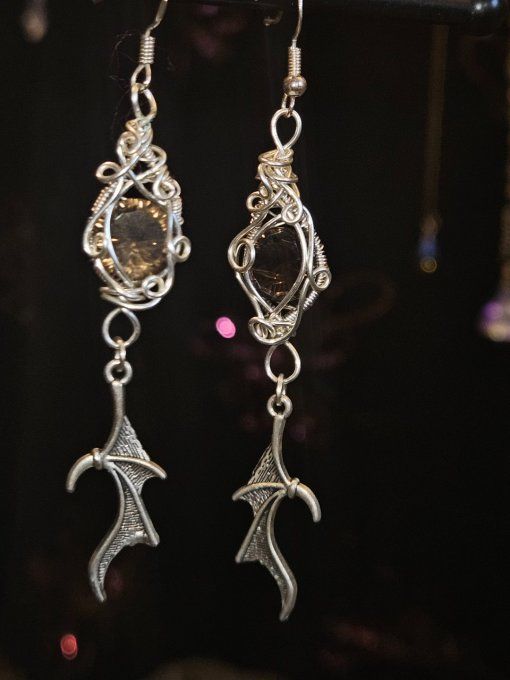Boucles D’Oreilles Quartz Fumé Facetté – Aile De Dragon   