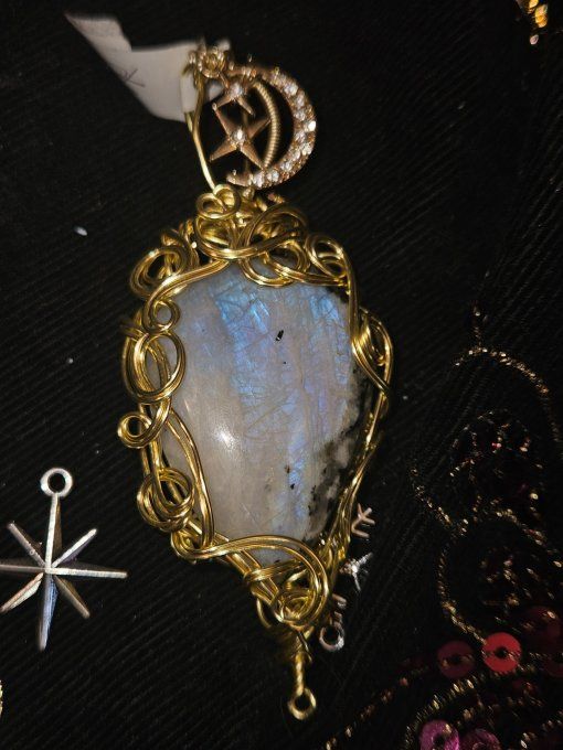 Légende d'hiver Péristérite -pierre de lune d'or