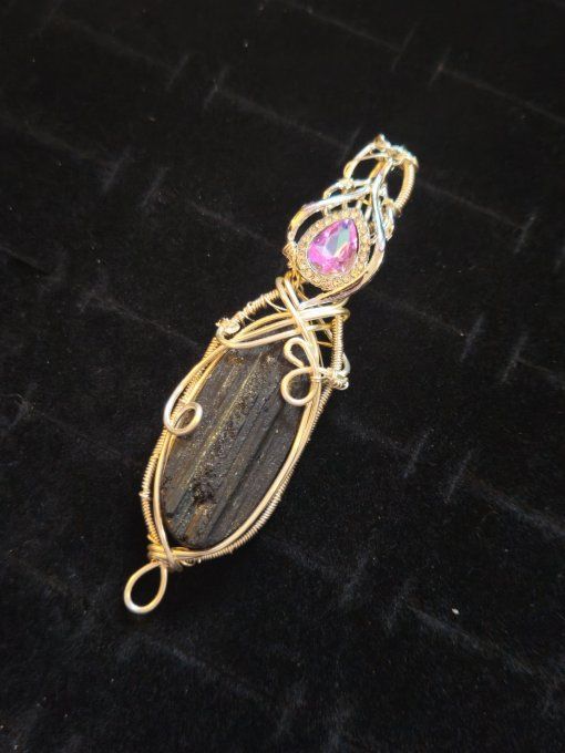 Amulette Tourmaline noir semi brut 
