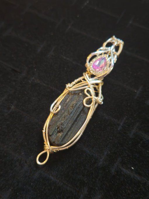 Amulette Tourmaline noir semi brut 