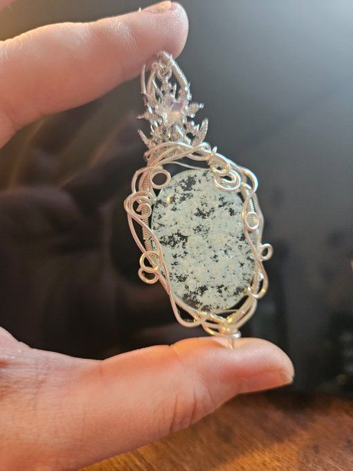 Amulette Quartz a hemimorphite 