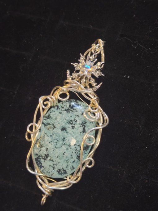 Amulette Quartz a hemimorphite 