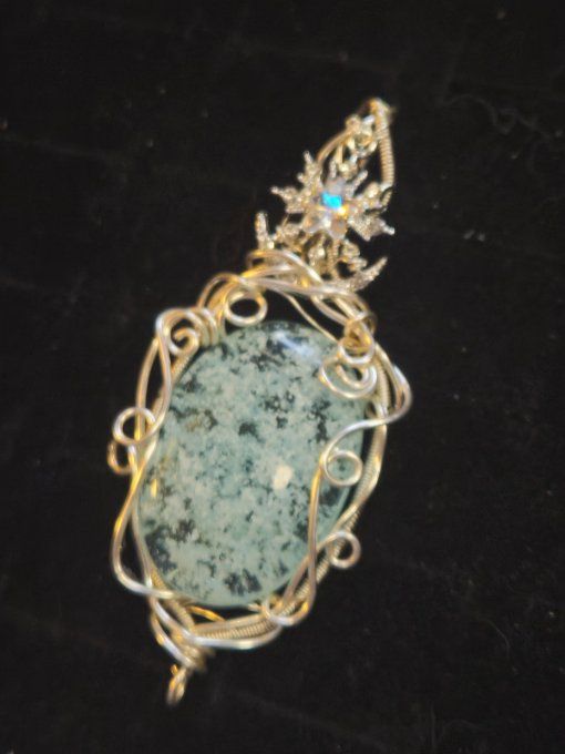 Amulette Quartz a hemimorphite 