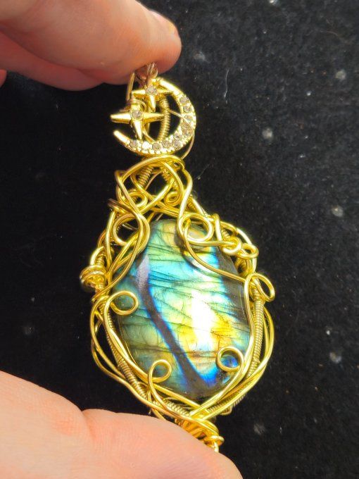 Pendentif Labradorite spectrolite -lune d'or 