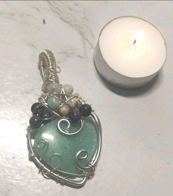 Amulette amazonite et perle jaspe et dumortierite 