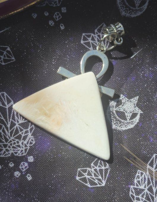 Pendentif Scolecite Blanche ankh 