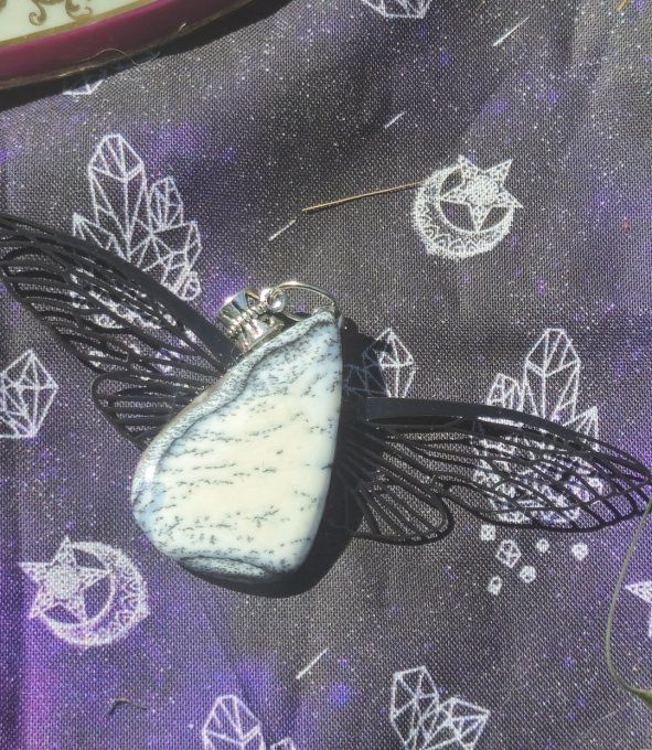  Amulette Merlinite/Opale Dendritique -les ailes de morrigan