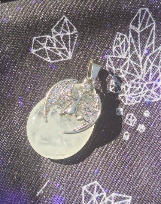 Amulette Cristal de roche dragon-Énergie, Clarté et Harmonie  