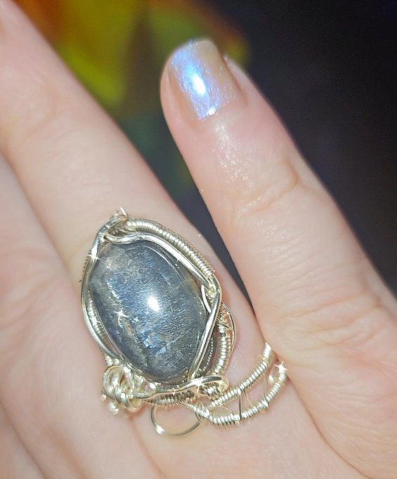 Bague Pierre de lune Noire- Hecatolite