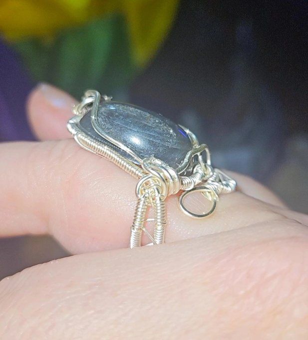 Bague Pierre de lune Noire- Hecatolite