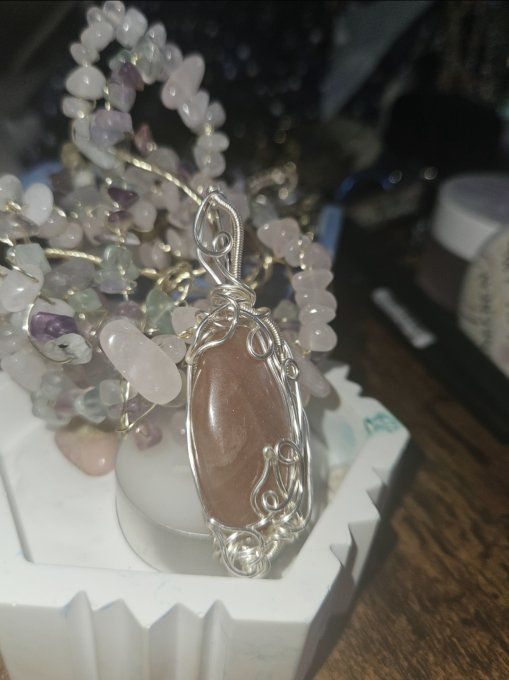 Pendentif Pierre de lune pêche ✨ hecatolite  