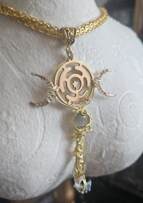 Pendentif Pierre de lune noire Hécatolite  