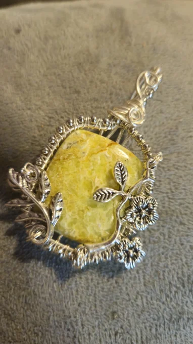 Amulette Argent – Opale Verte- Prospérité et jeunesse - Copie