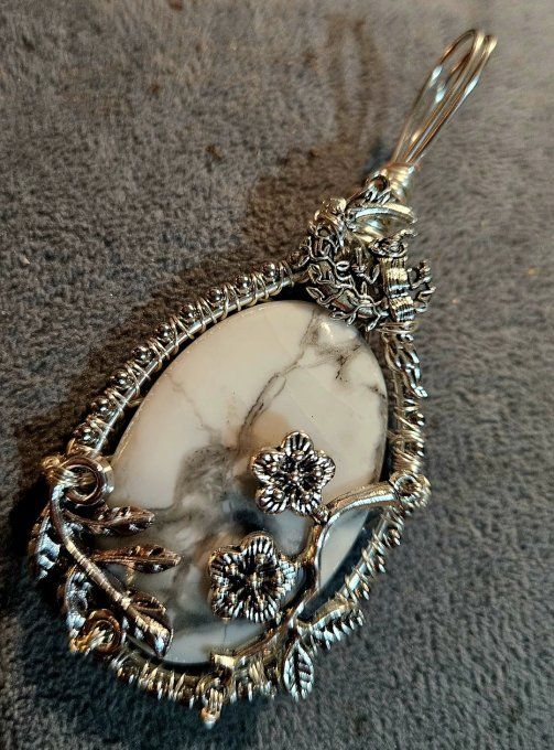 Camé Howlite – Calme Et Clarté Mentale ,collier pierre naturelle 