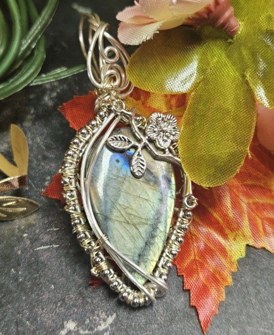 Pendentif Camée Labradorite Vert et Jaune – Style Vintage