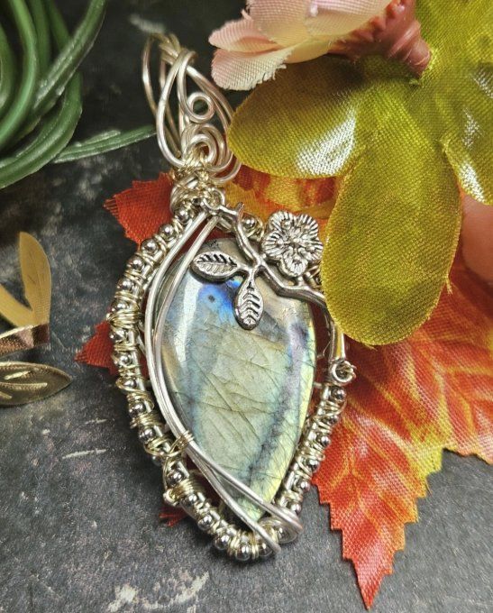 Pendentif Camée Labradorite Vert et Jaune – Style Vintage