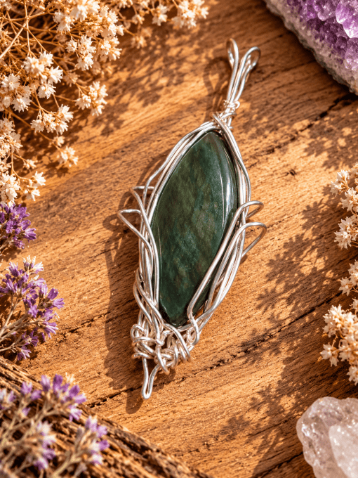 Eryndor – Pendentif Menta Huichol | Galouve