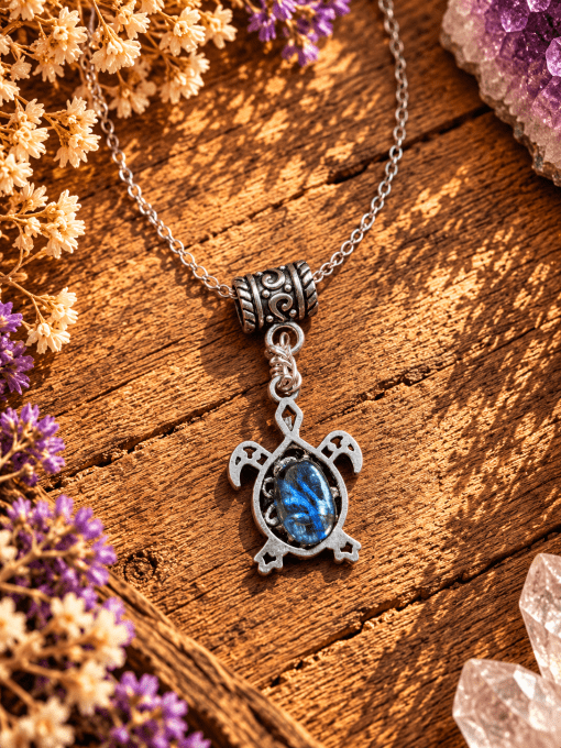 Collier tortue Cyanite -purification et paix .
