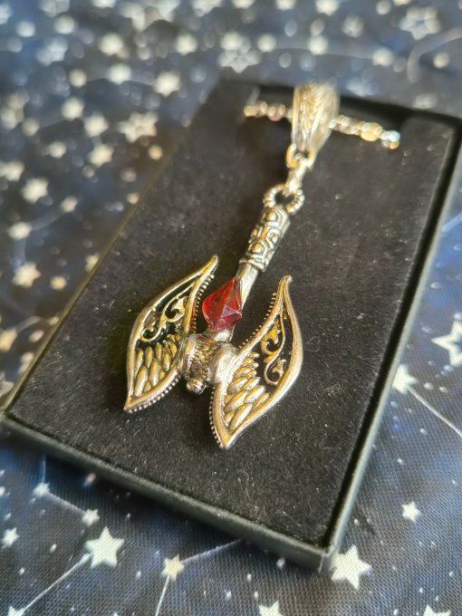 Pendentif   hache nordique Grenat rouge 