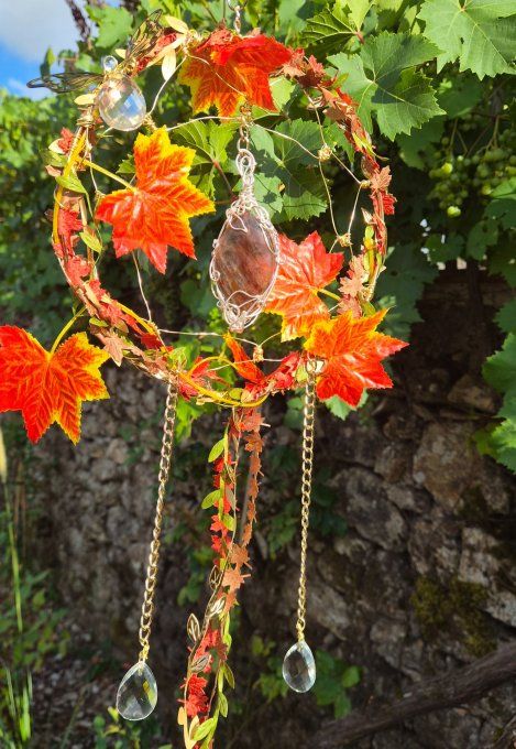 Sun catcher : feuille d’automne et quartz hématoide 
