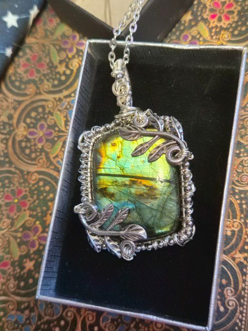 Camé Pendentif Labradorite ✨bleu vert-Confiance & protection 