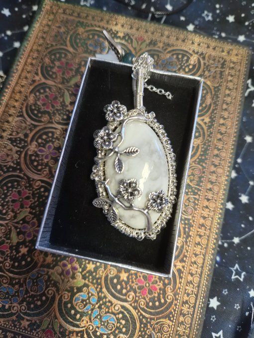 Camé Howlite – Calme Et Clarté Mentale ,collier pierre naturelle 