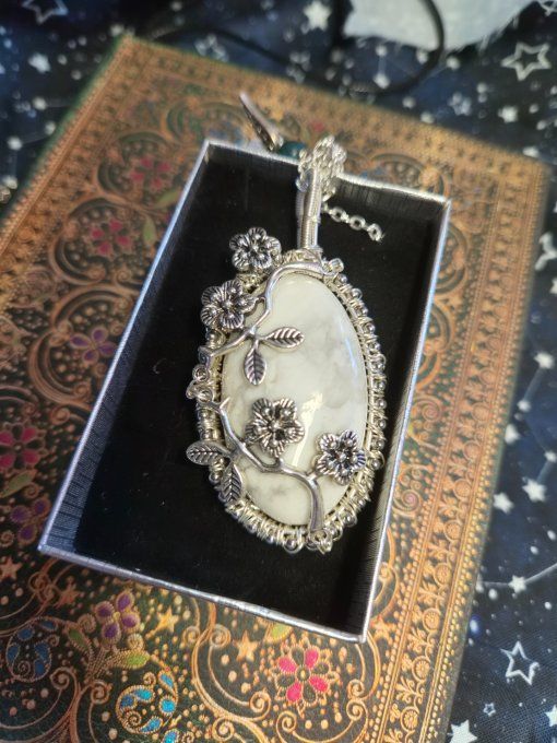 Camé Howlite – Calme Et Clarté Mentale ,collier pierre naturelle 