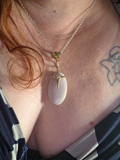 Pendentif kunzite : etoile d’or -amour & apaisement