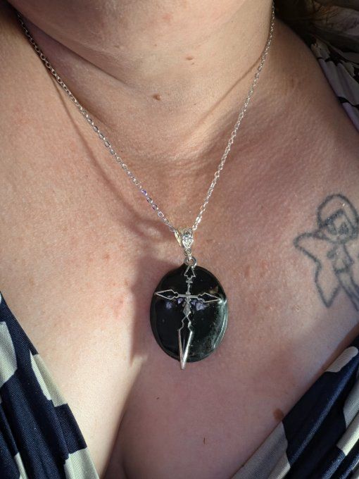 Pendentif onyx noire -Force , courage et confiance  