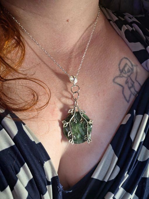 Pendentif Diopside chrome✨ lierre