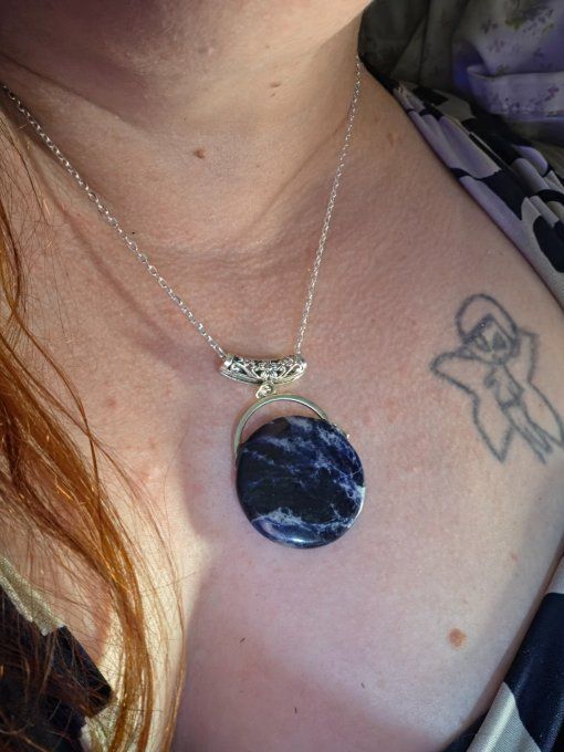 Pendentif Sodalite ,florale- Humilité, Courage Et Communication  