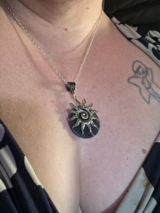 Amulette Lépidolite – Stabilité, Sérénité Et Équilibre - Copie