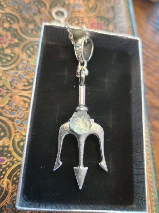 Pendentif  Trident Topaze bleu ✨ - pierre brut: apaisement et harmonie