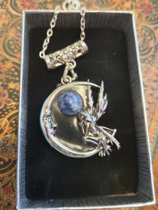 Pendentif Sodalite -fée de lune - Humilité, Courage Et Communication 