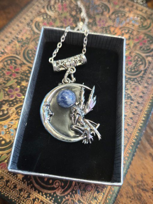 Pendentif Sodalite -fée de lune - Humilité, Courage Et Communication 
