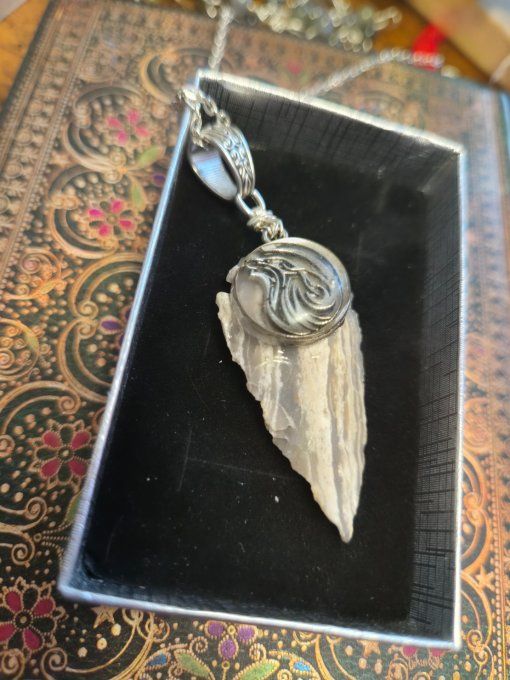 Pendentif silex du loup 